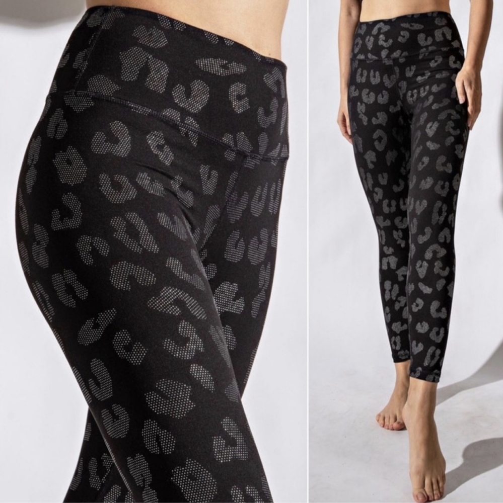Black High Waisted Leggings w/a Beautiful Shiny Silver Leopard Print - Picture 4 of 6